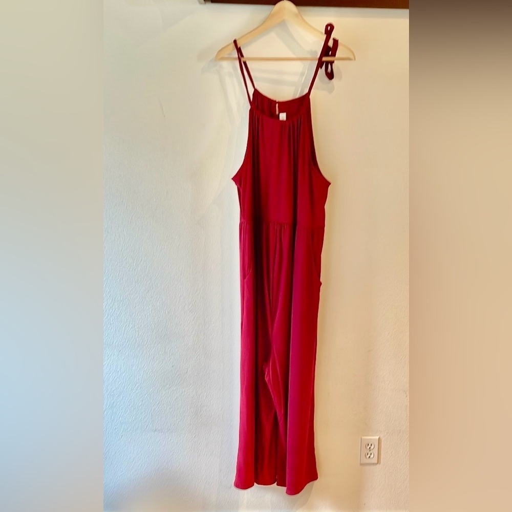 Gilli NWOT Jumpsuit, Halter, Wide-legged Ribbed Burgundy Size XXL